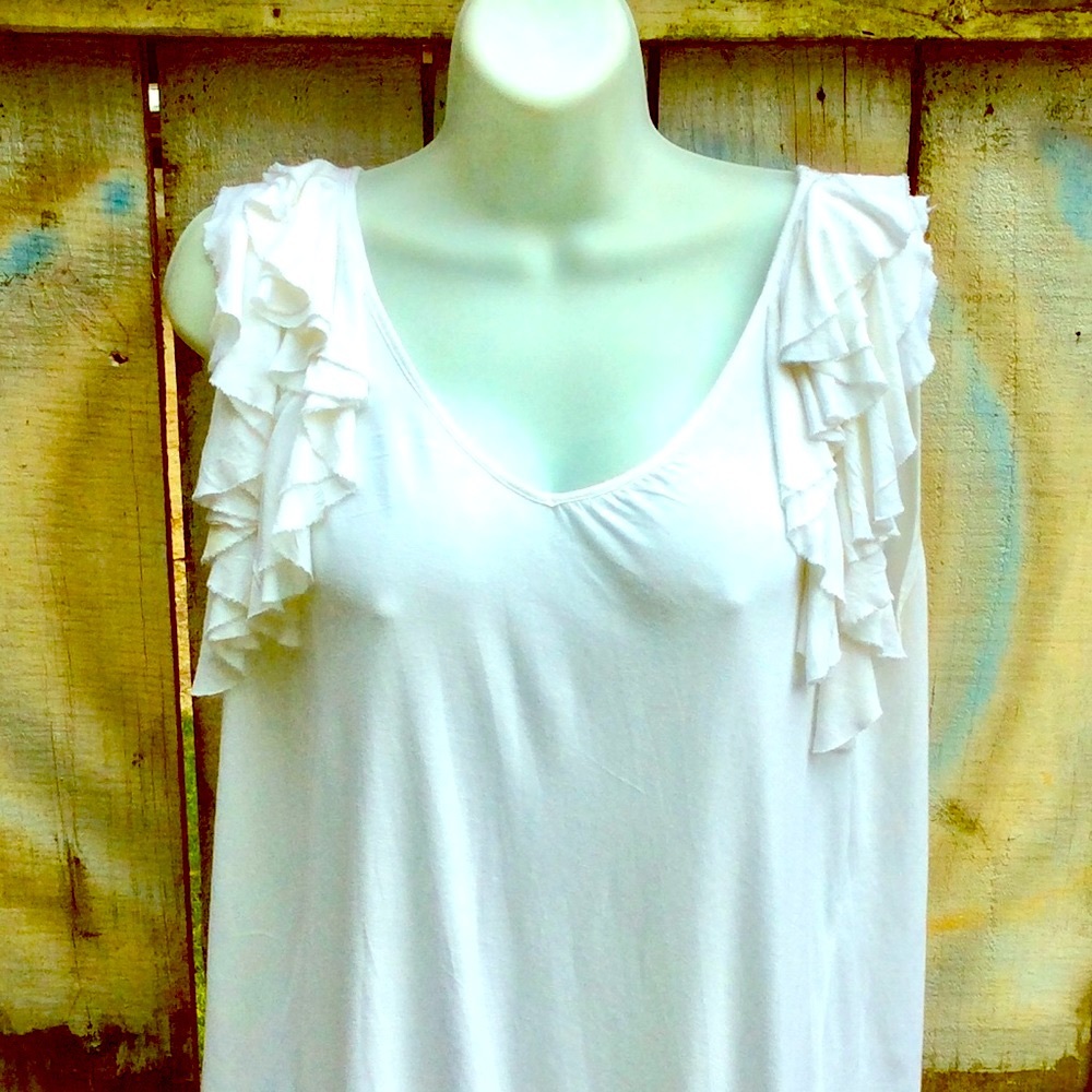 💓I.N.C.💓RUFFLE SLEEVELESS V-NECK TOP EUC 💗